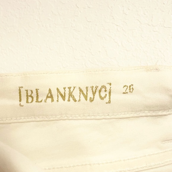 WITH TAGS Blank NYC Denim Little Queenie Shorts - Picture 6 of 12